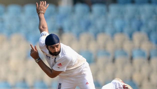 Monty Panesar earns incremental contract with England
