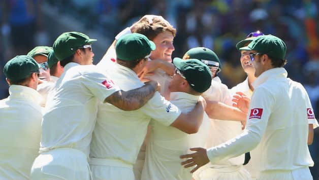 Sri Lanka wobble to 79/3 at lunch on Day One