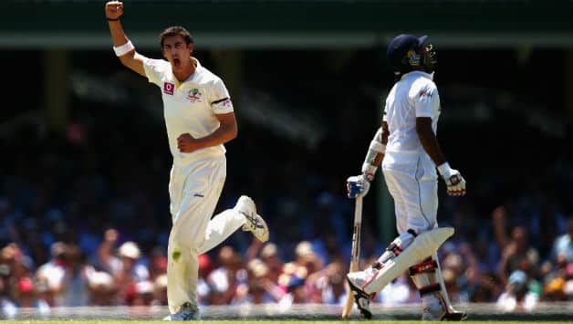 Mahela Jayawardene falls after fifty as Sri Lanka take Tea at 169/4