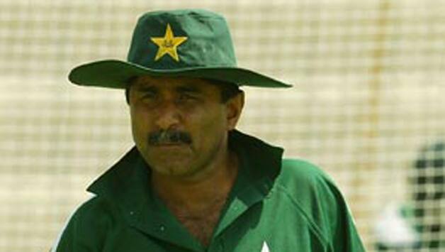 PCB officials avoid speaking on Javed Miandad's Indian visa row PCB officials avoid speaking on Javed Miandad's Indian visa row