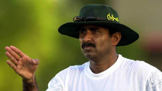 Javed Miandad cancels visit to India over visa controversy
