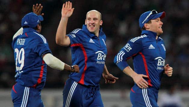 England win toss, elect to bowl against New Zealand in 2nd T20 at Hamilton
