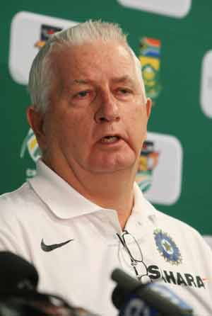 Duncan Fletcher to undergo plastic surgery to look like Gary Kirsten!