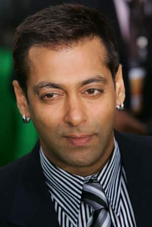 Salman Khan performs at Celebrity Cricket League curtain raiser Salman Khan performs at Celebrity Cricket League curtain raiser
