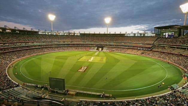 Australia chase 62 off 30 balls after rain interruption