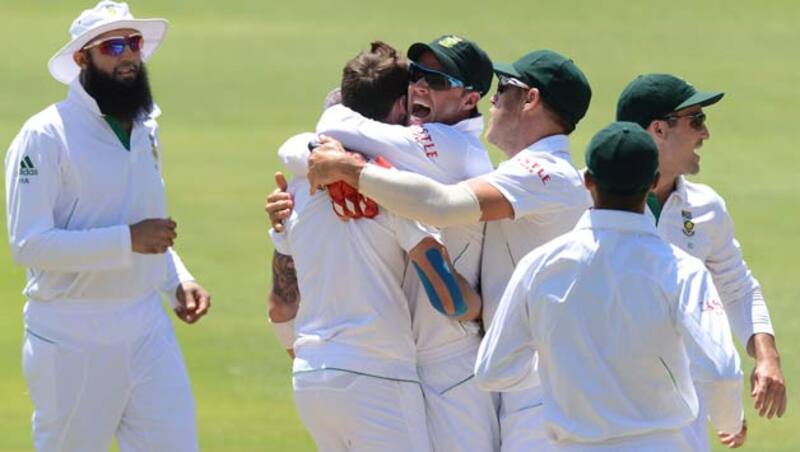 Smith hopes Pakistan batsmen will be tentative