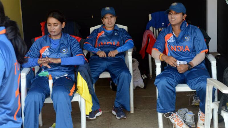 ICC Women's World Cup 2013: India arrive in Cuttack for clash against Pakistan