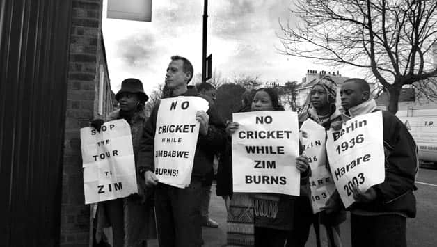 Andy Flower and Henry Olonga protests against the Mugabe regime Andy Flower and Henry Olonga protests against the Mugabe regime