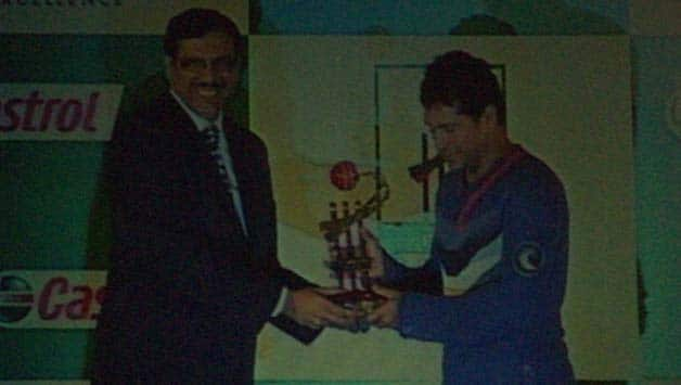 Sachin adjudged the best in 2009 at the Castrol Awards