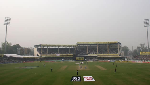 Vijay Hazare Trophy 2013: Smit Patel slams unbeaten 88 as Gujarat thump Baroda by six wickets Vijay Hazare Trophy 2013: Smit Patel slams unbeaten 88 as Gujarat thump Baroda by six wickets