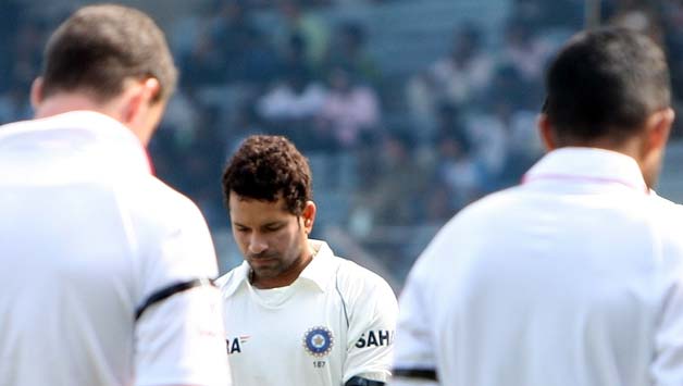 India, Australia players observe two-minute silence for Hyderabad blast victims India, Australia players observe two-minute silence for Hyderabad blast victims