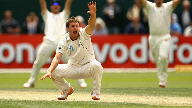 Doug Bracewell apologises after injuring foot; ruled out of Test series against England