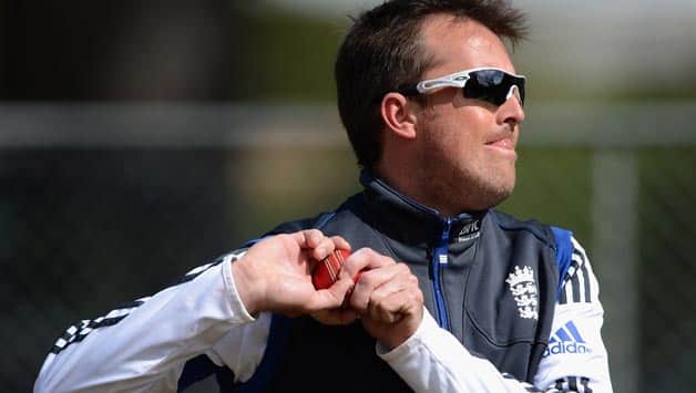 Injured Graeme Swann in doubt for Ashes