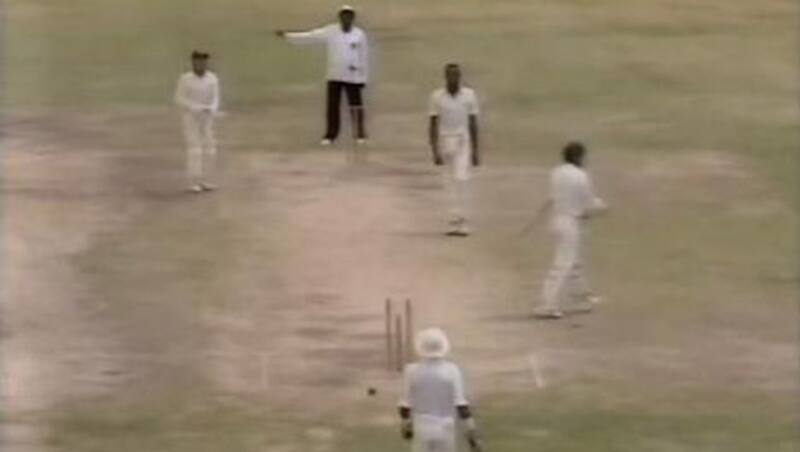 Australia-West Indies relations comes to a breaking point after Dean Jones is run out in unfortunate manner