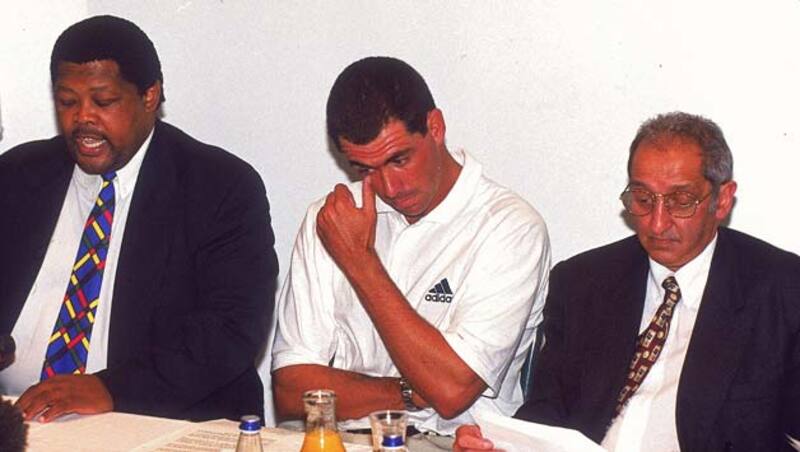 Hansie Cronje confesses to taking money from bookmakers