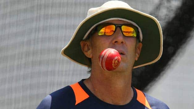 Delhi Daredevils under pressure ahead of IPL 2013 tie against Bangalore, admits coach Eric Simmons