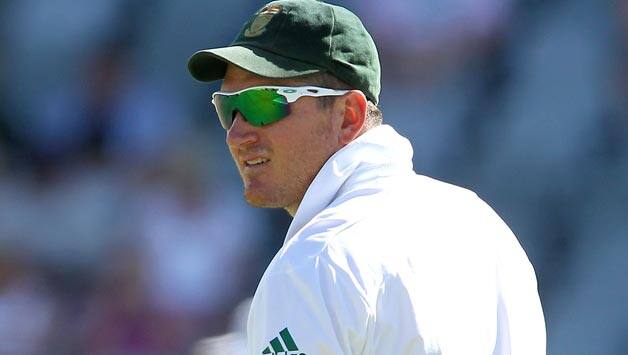Graeme Smith makes frustrating debut as Surrey captain Graeme Smith makes frustrating debut as Surrey captain