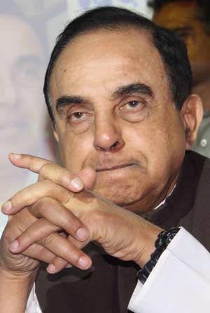 IPL 2013: Subramanian Swamy files PIL against Mumbai Indians IPL 2013: Subramanian Swamy files PIL against Mumbai Indians