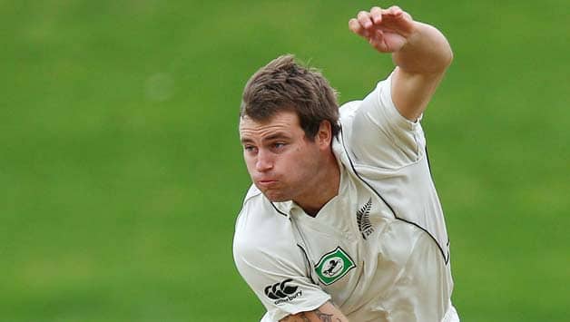 Doug Bracewell's four-wicket haul puts Kiwis in control against Derbyshire