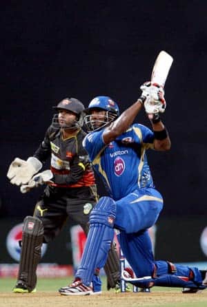IPL 2013: Pollard bear mauls Sunrisers Hyderabad as Mumbai remain unbeaten at home