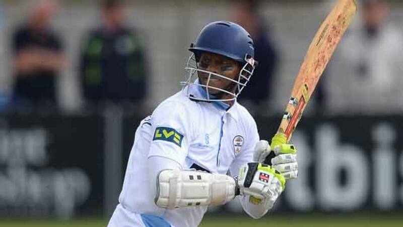 Shivnarine Chanderpaul's blitz helps Derbyshire to victory in Friends Life T20