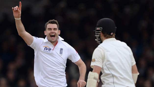 England take slender lead after bowling out New Zealand for 207 on Day 3