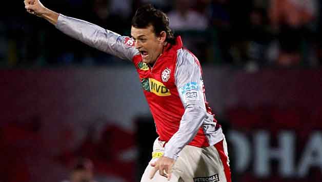 Adam Gilchrist gets a wicket off last ball of IPL career