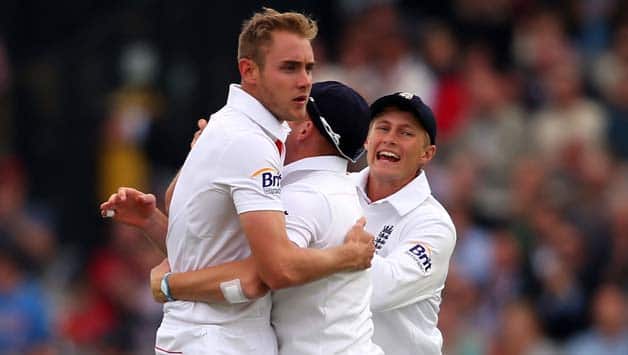 Stuart Broad demolishes New Zealand top order as England eye win on Day 4