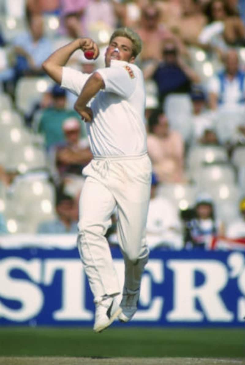 Australian physicists discuss Shane Warne's 'ball of the century'; provide interesting insights into cricket