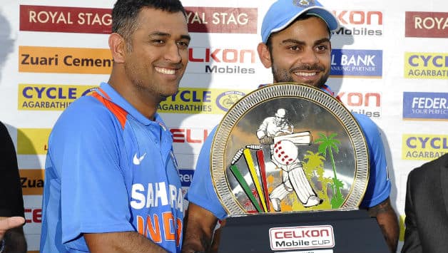 MS Dhoni, Virat Kohli lift tri-series trophy after presenter forgets to invite winning captain