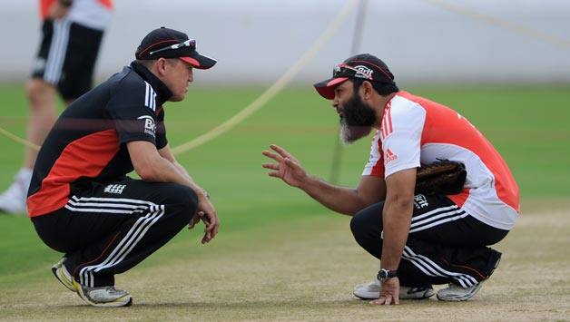 Ashes 2013 Mushtaq Ahmed Shares Reverse Swing Tips With