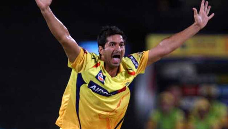 Mohit Sharma debuts in style in fourth ODI against Zimbabwe