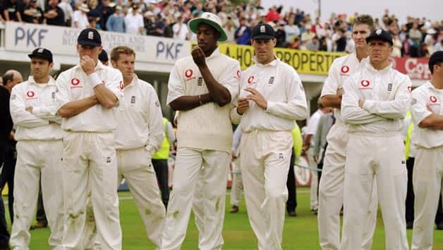 Ashes 2001: Australia win their seventh Test in a row and retain the urn Ashes 2001: Australia win their seventh Test in a row and retain the urn