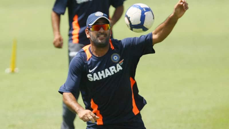 MS Dhoni to promote Barclays English Premier League in India