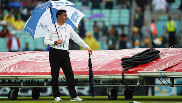 Ashes 2013: Constant rain washes out morning session on Day 2 of 5th Test at The Oval