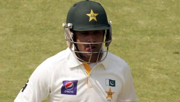 Pakistan reach 24/0 at lunch on Day 2 after Zimbabwe post 294 Pakistan reach 24/0 at lunch on Day 2 after Zimbabwe post 294