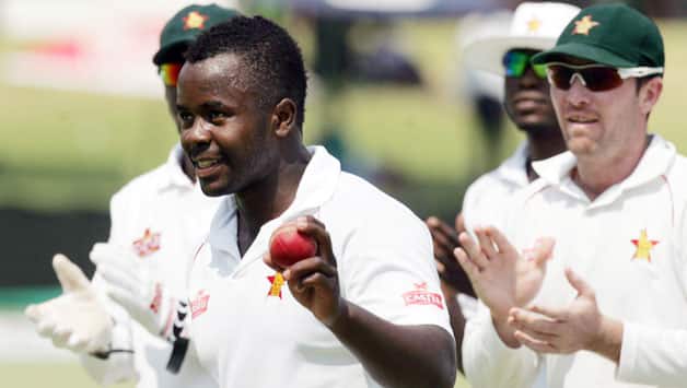 Zimbabwe strech lead to XX runs after bowling out pakistan for XX at tea on Day 3