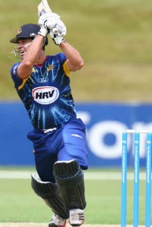 CLT20 2013: Ryan ten Doeschate's all-round performance helps Otago Volts beat Kandurata Maroons by 6 wickets