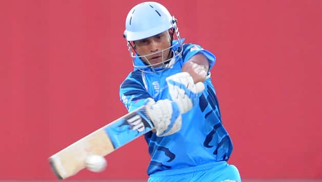 Sunrisers Hyderabad vs Titans Live Cricket Score, CLT20 2013 Group B match: Titans get off to good start