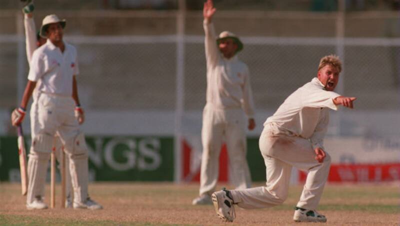 Inzamam-ul-Haq and Mushtaq Ahmed's nerves of steel deny Australia historic win at Karachi