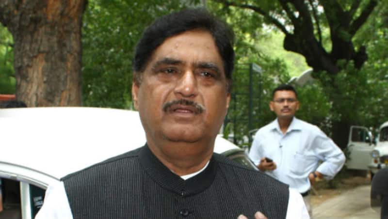 Gopinath Munde files nomination for MCA Presidential election