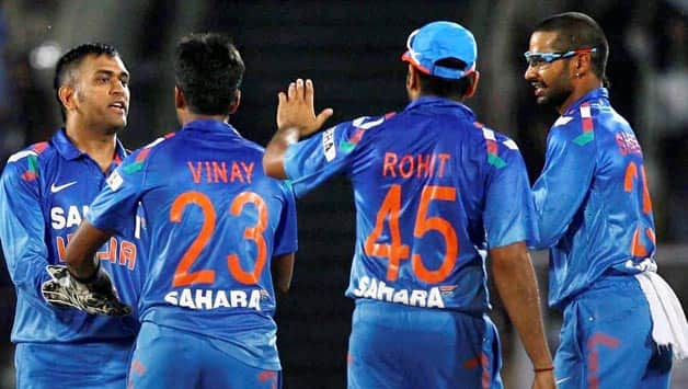 India vs Australia 2013 Live Cricket Score, 3rd ODI at Mohali: Australia lose Haddin; India tighten grip on the match