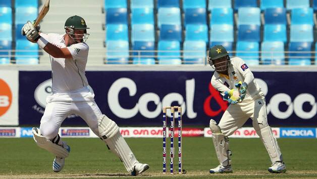 South Africa pile on lead as AB de Villiers completes ton against Pakistan at Tea on Day 2 South Africa pile on lead as AB de Villiers completes ton against Pakistan at Tea on Day 2