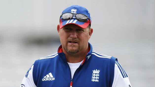 England bowling coach David Saker signs new deal till 2015 England bowling coach David Saker signs new deal till 2015