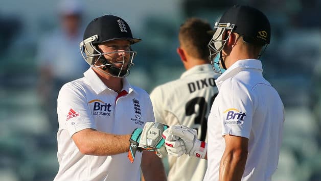 Ian Bell, Jonathan Trott take England to 270/2 at stumps on Day 2 in Ashes 2013-14 tour opener