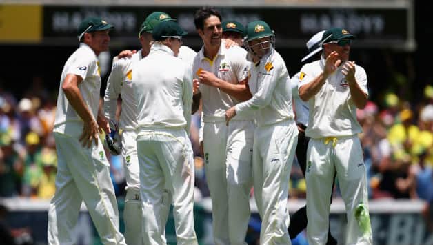 Ashes 2013-14: England are at 55/2 at lunch on Day 2 of 1st Test, trail Australia by 240 runs