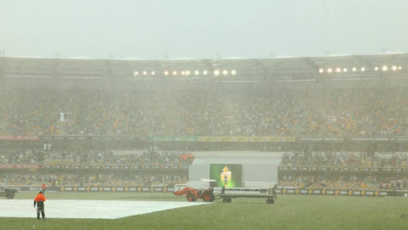 Ashes 2013-14: Early tea taken on Day 4 due to rain; Australia need 6 wickets to win 1st Test