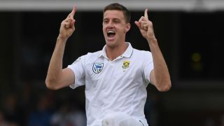 वर्नन फिलेंडर की धमाकेदार गेंदबाजी के दम पर दक्षिण अफ्रीका ने ऑस्‍ट्रेलिया को रिकॉर्ड 492 रनों से हराया। 3-1 से सीरीज की अपने नाम