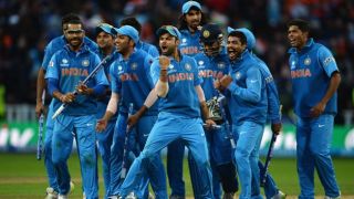 सीरीज जीतने के बाद टीम इंडिया ने मैदान पर की &#039;ऑटो&#039; की सवारी, महेंद्र सिंह धोनी बने &#039;ड्राइवर&#039;