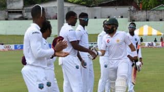 Watch: Misbah welcomed to the crease with guard of honour during PAK vs WI 3rd Test, Day 2